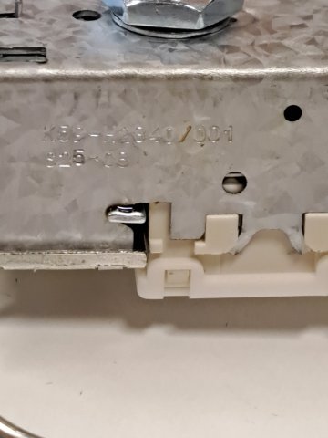 242502127 - THERMOSTAT 077B5223 EN60830-29